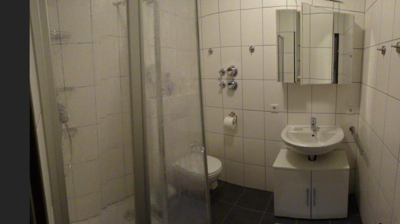 Schoene Einfache Ferienwohnung Mitten In Oldenbourg Extérieur photo
