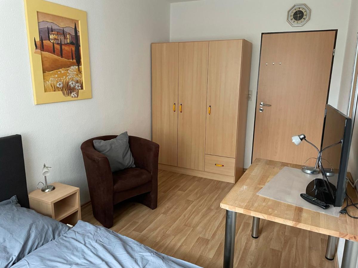 Schoene Einfache Ferienwohnung Mitten In Oldenbourg Extérieur photo