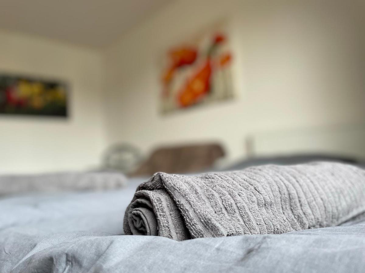 Schoene Einfache Ferienwohnung Mitten In Oldenbourg Extérieur photo